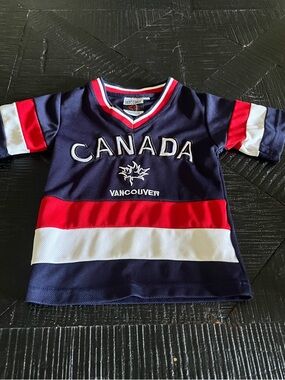Unisex Kids Team Canada Hockey Jersey Navy EUC Size 2/4